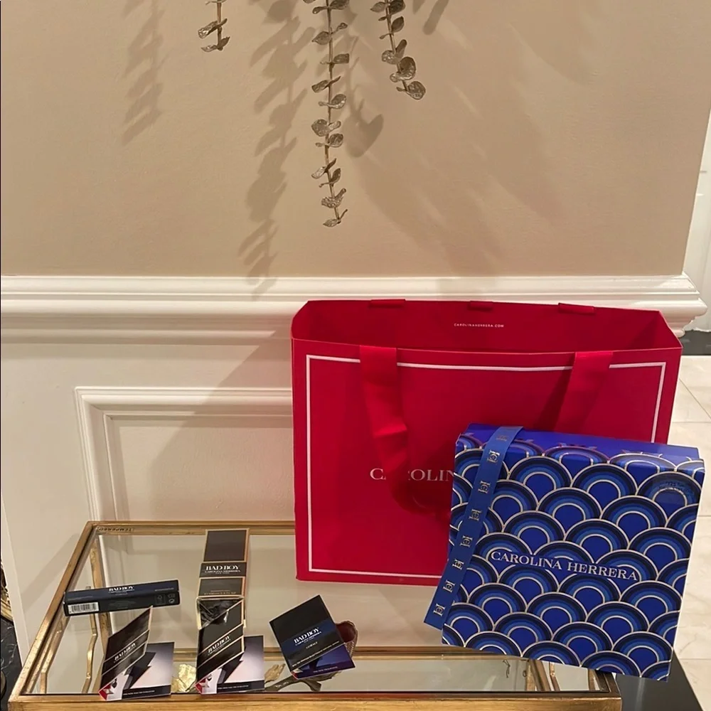 Carolina Herrera Bad Boy weekend Bag  And Fragrance Set
